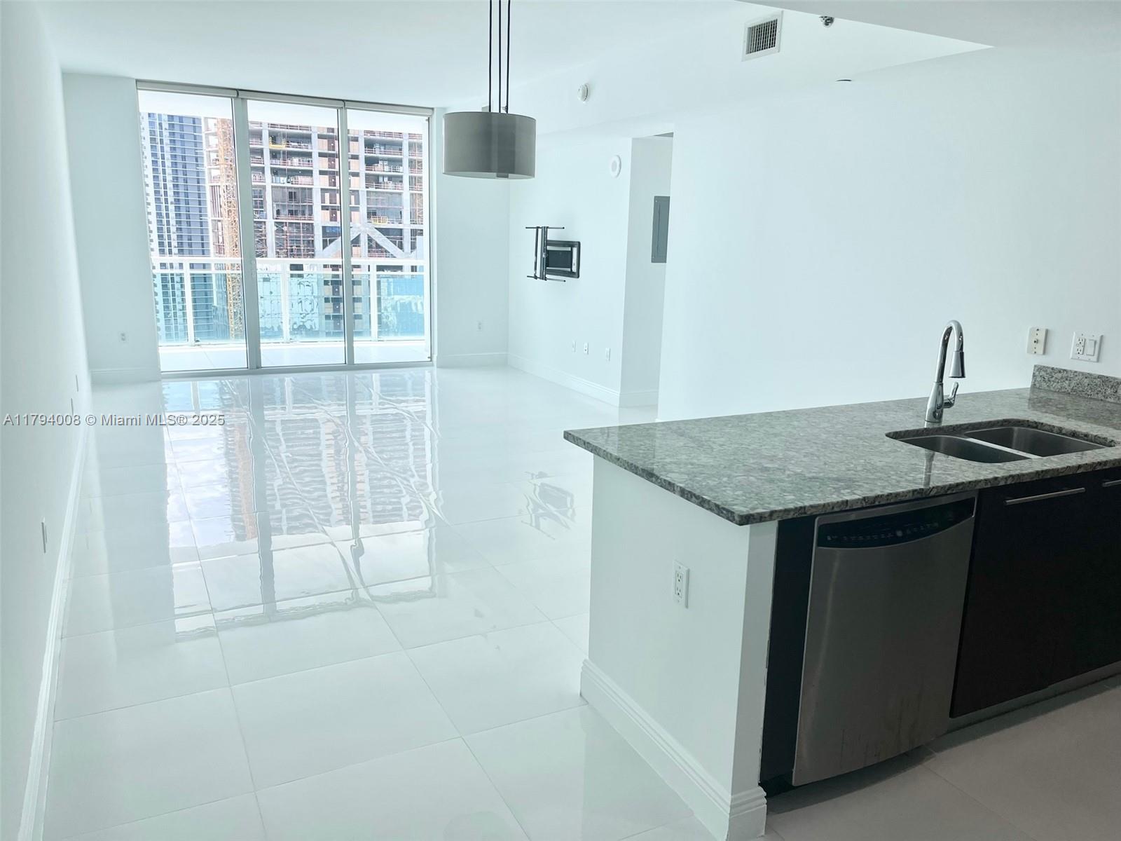 Rental Property at 950 Brickell Bay Dr 3400, Miami, Broward County, Florida - Bedrooms: 1 
Bathrooms: 1  - $3,300 MO.