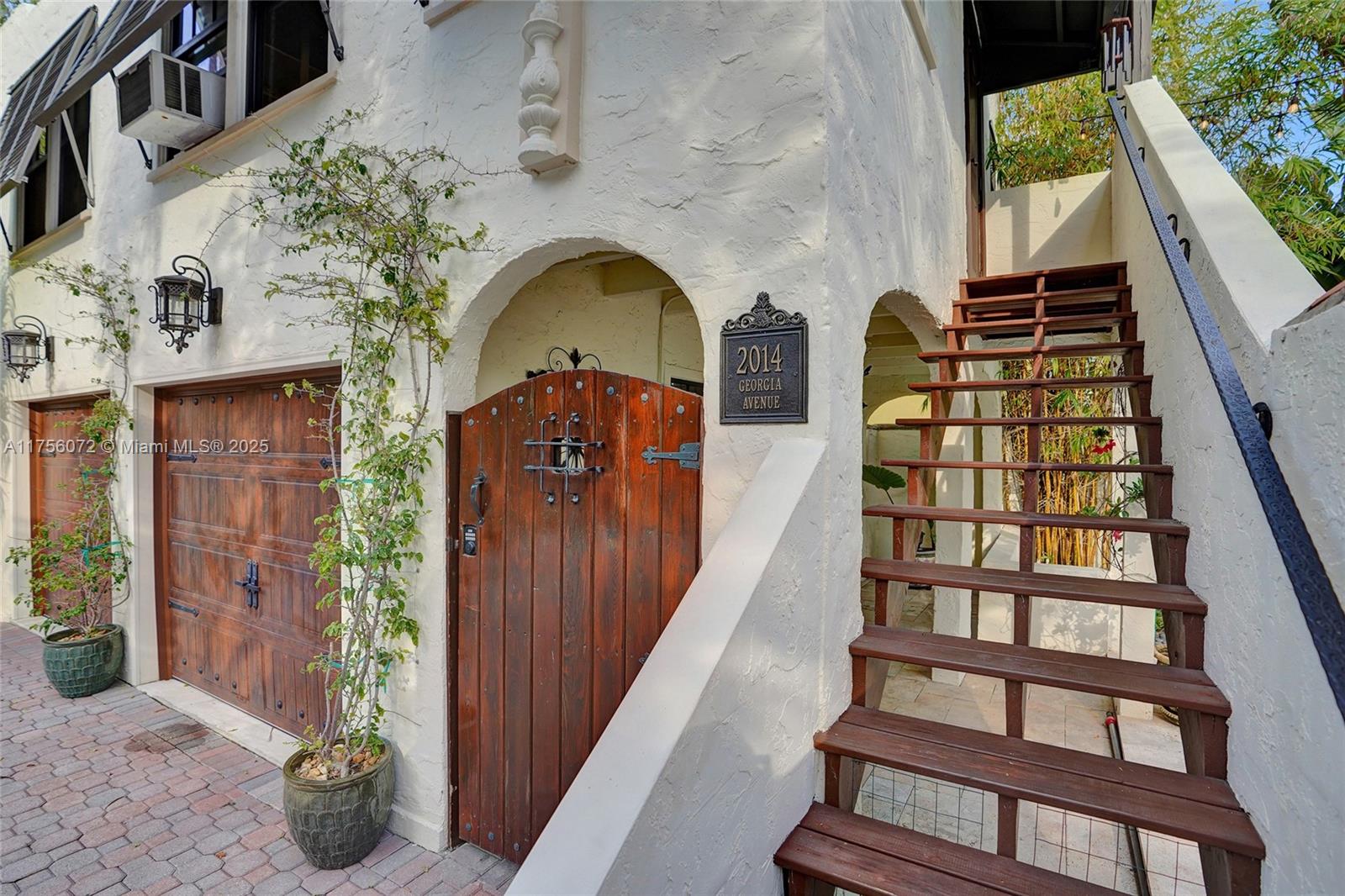 FLAMINGO PARK - Residential