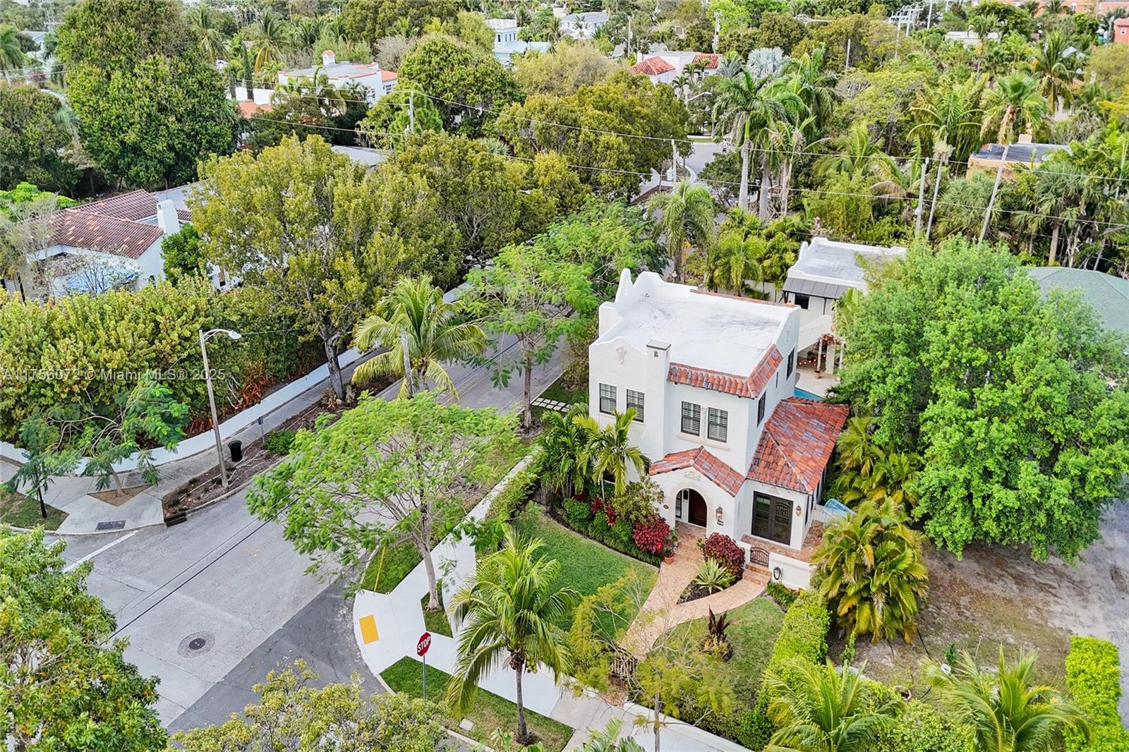 621 Biscayne Dr
