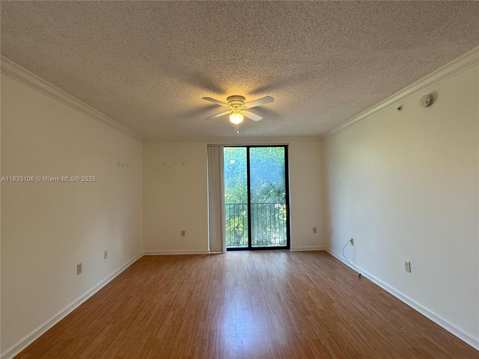 1919 Van Buren St 307A