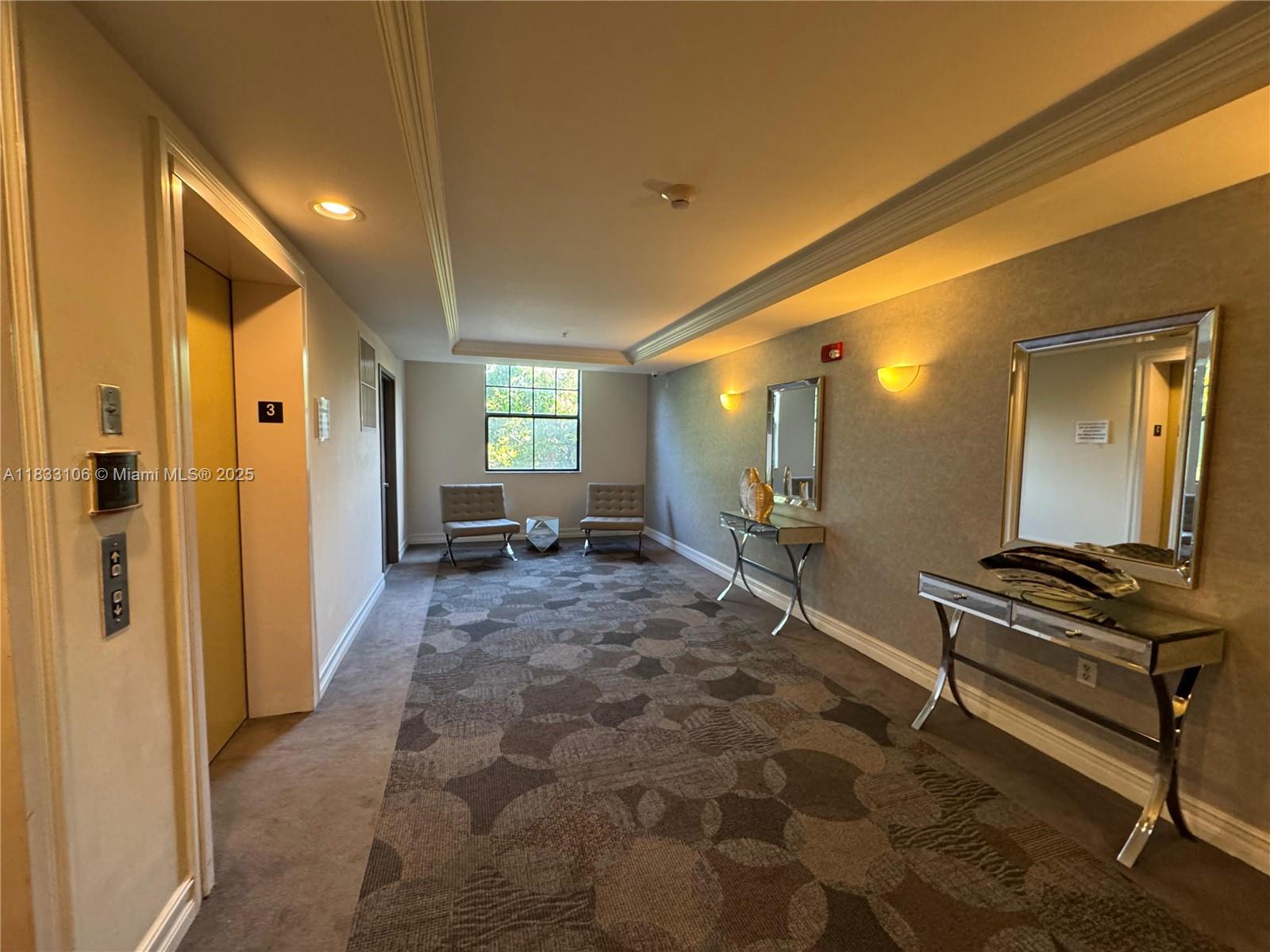 1919 Van Buren St 307A