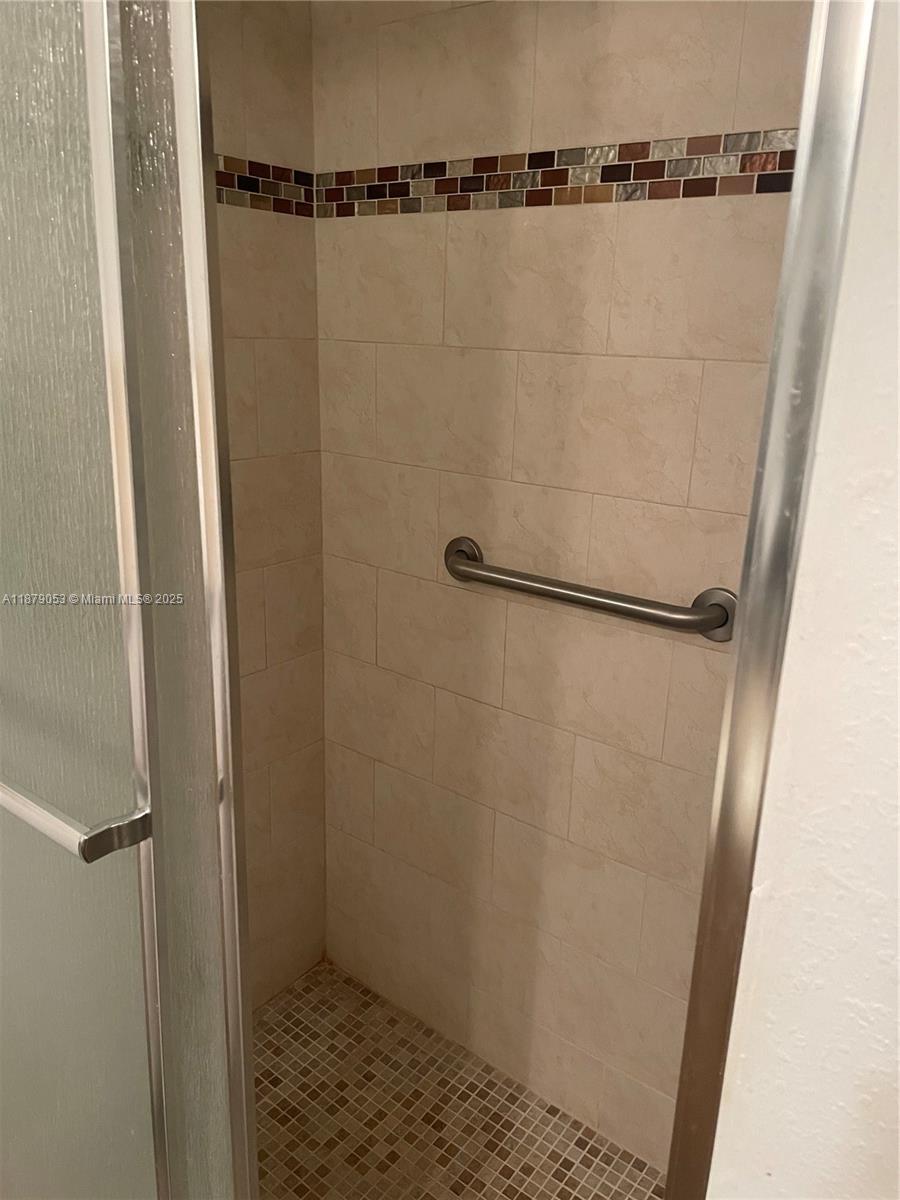 CORAL GATE VIII CONDO - Residential