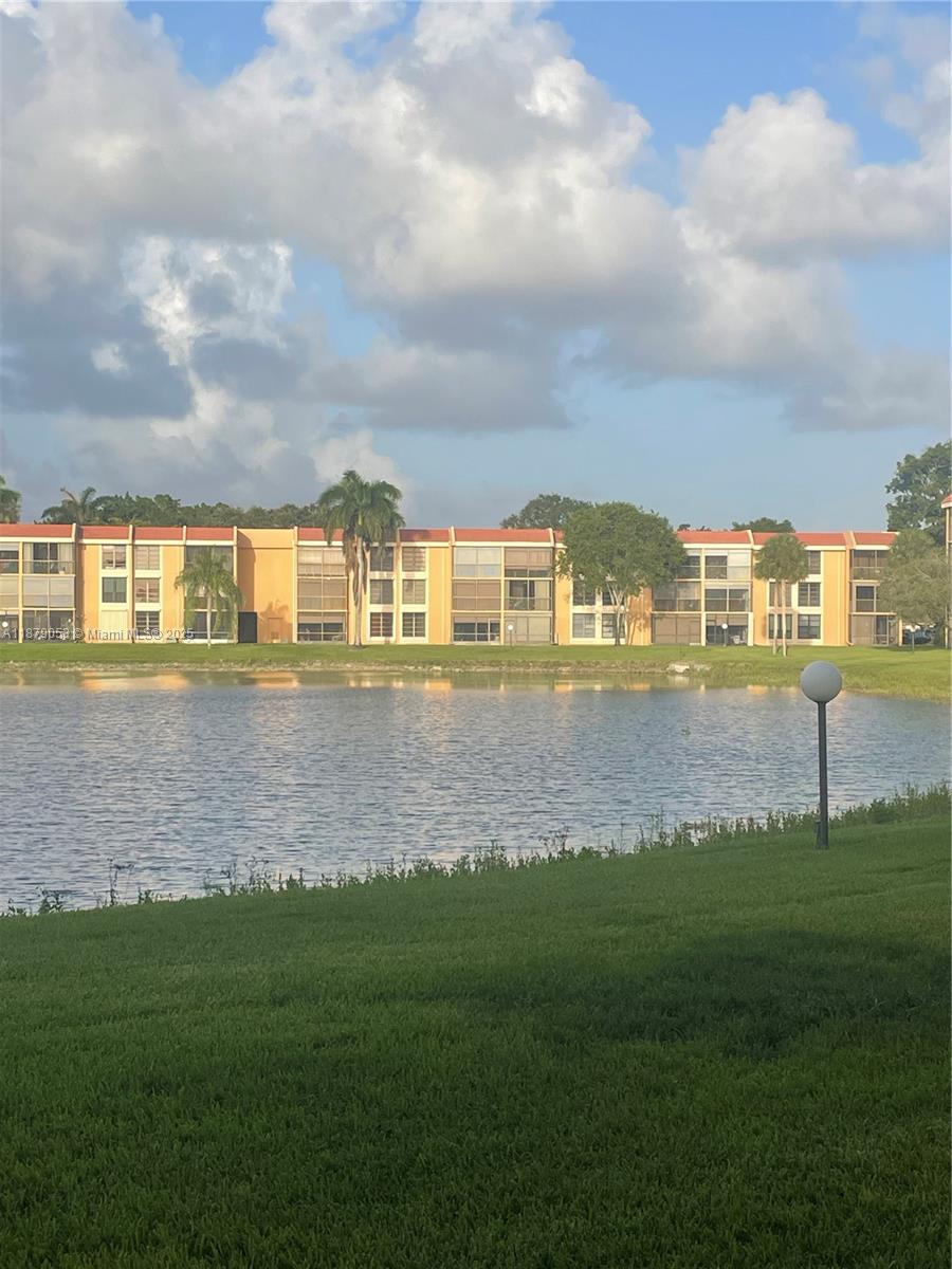 CORAL GATE VIII CONDO - Residential