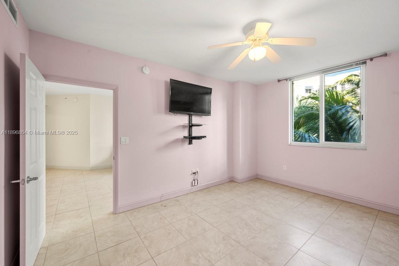 VERANDA CONDO - Residential