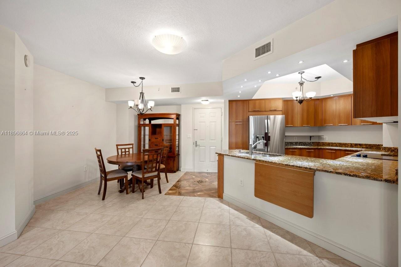View photos, virtual tours, details... 510 NW 84th Ave 318