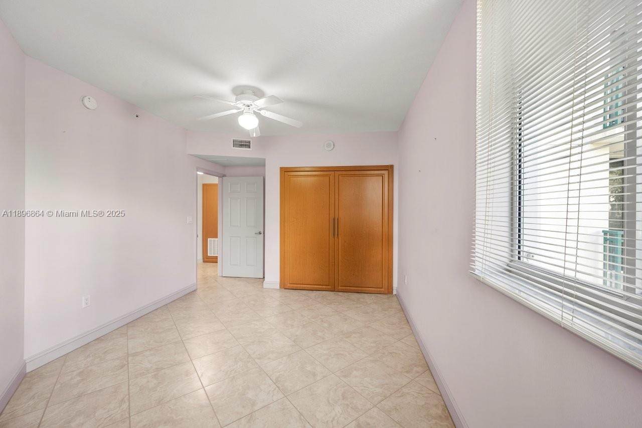 VERANDA CONDO - Residential