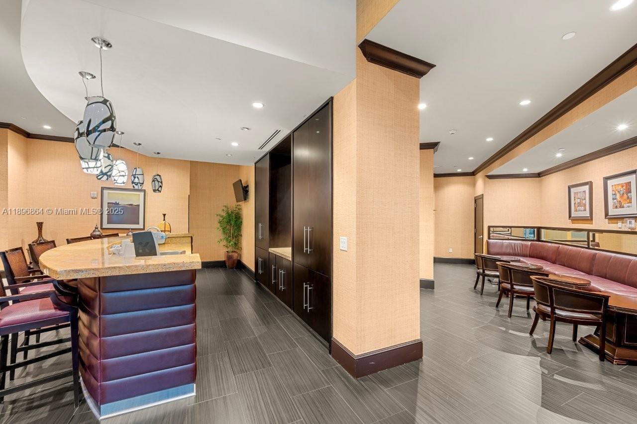 VERANDA CONDO - Residential