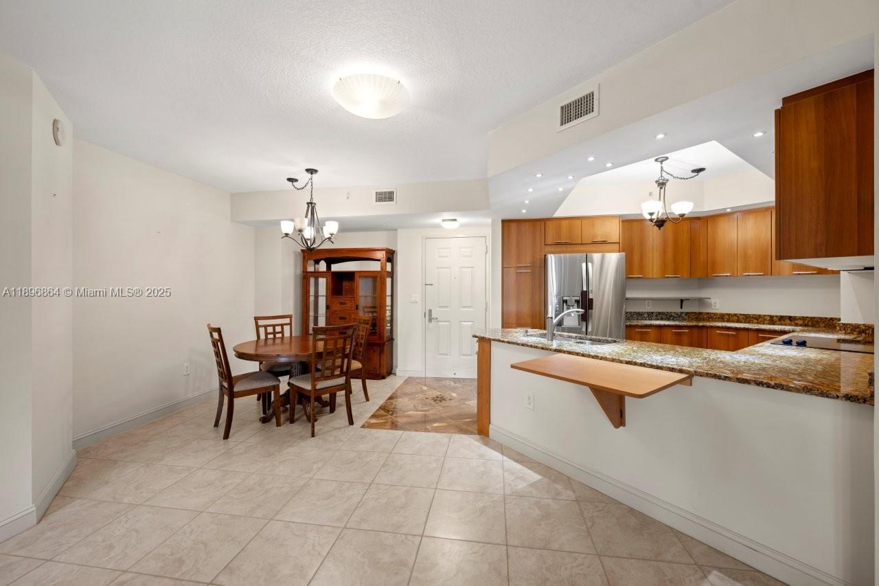 View photos, virtual tours, details... 510 NW 84th Ave 318