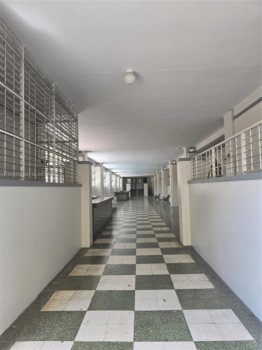 ROYAL PALMS CONDO - Residential