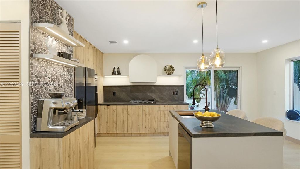 Photo of 2749 NE 10th Ave, Wilton Manors, FL 33334 (MLS # A11959244)