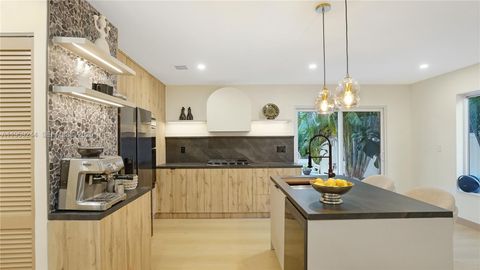 2749 NE 10th Ave Wilton Manors FL 33334