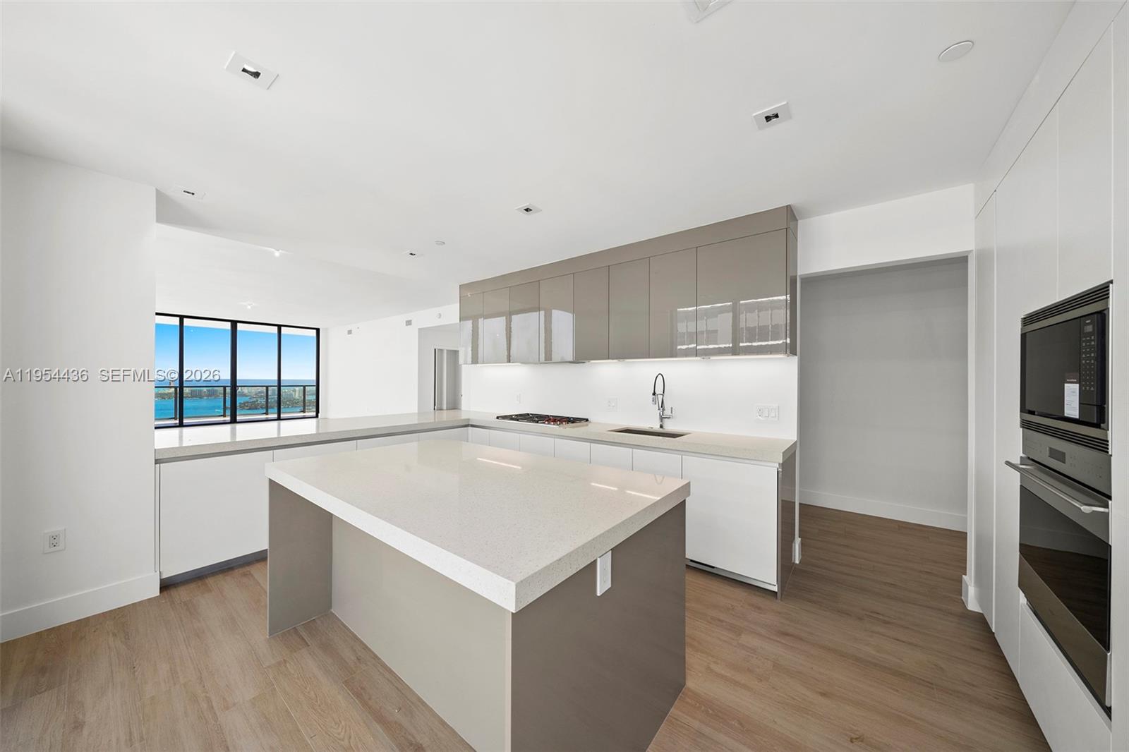 ELYSEE MIAMI - Residential