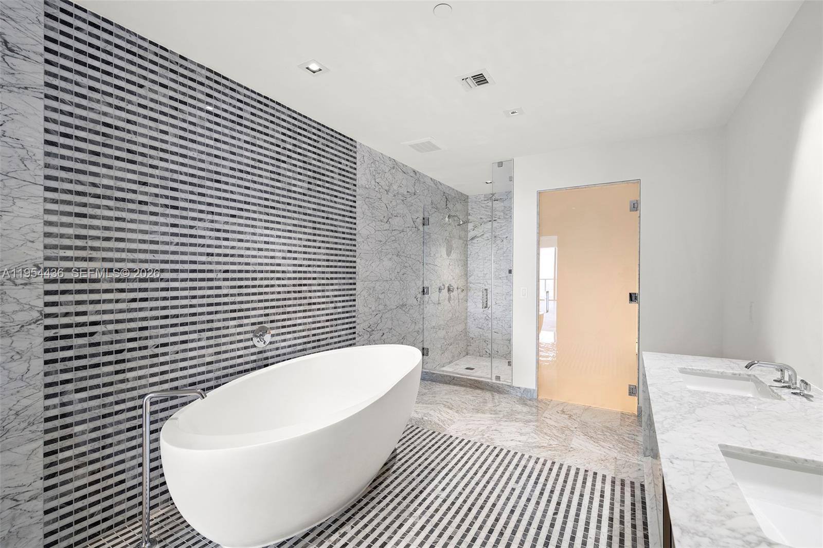 ELYSEE MIAMI - Residential