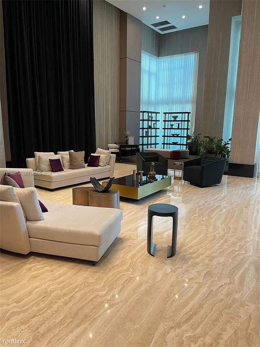 , Miami, FL, 33131/$4,950 2 2065784359