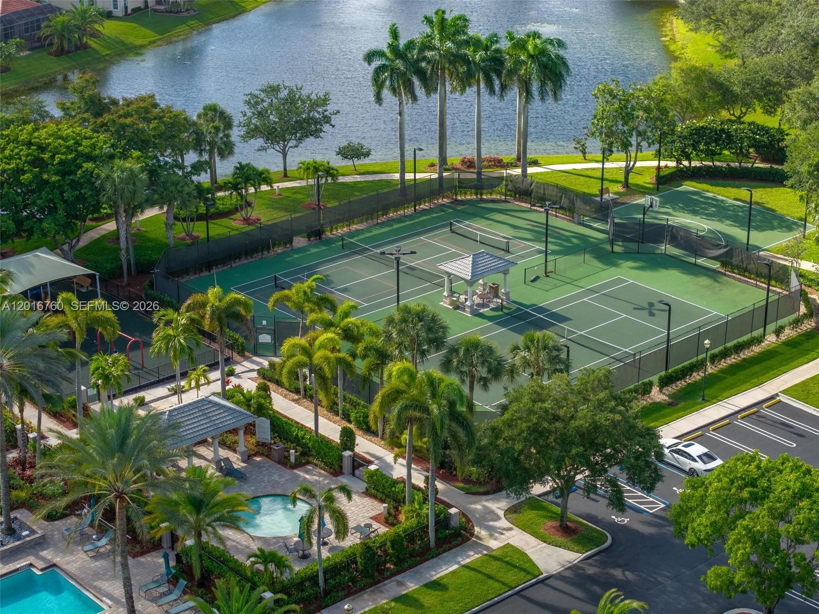 PARKLAND ISLES - Residential