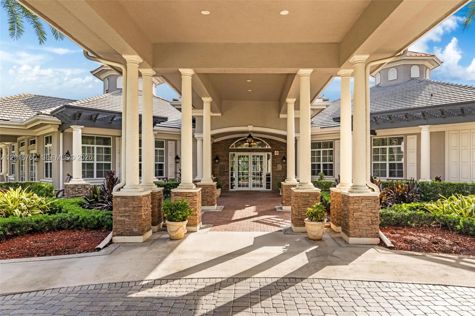 PARKLAND ISLES - Residential