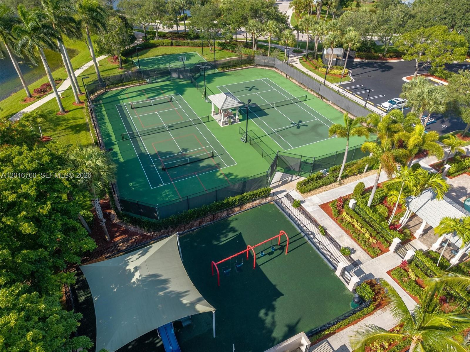 PARKLAND ISLES - Residential