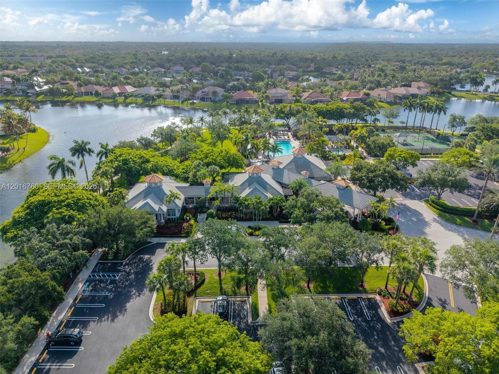 PARKLAND ISLES - Residential