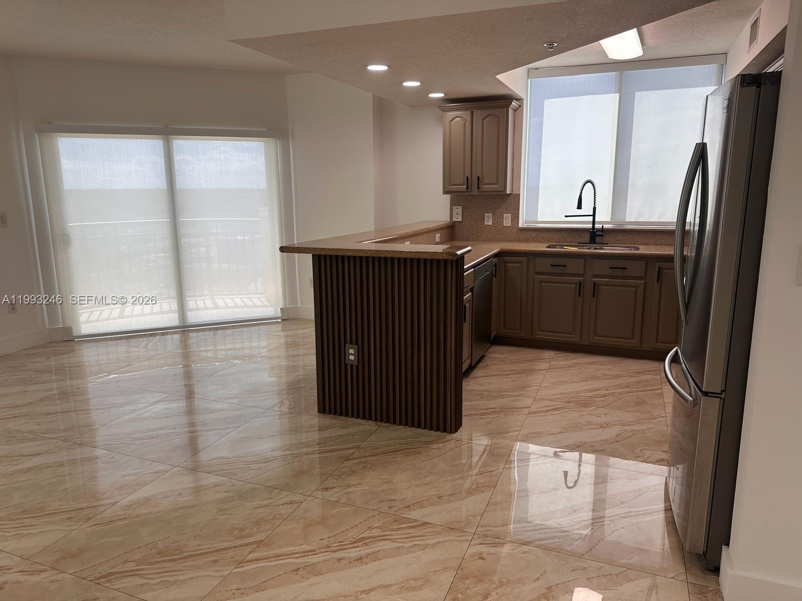 KEYSTONE PARK CONDO - Residential