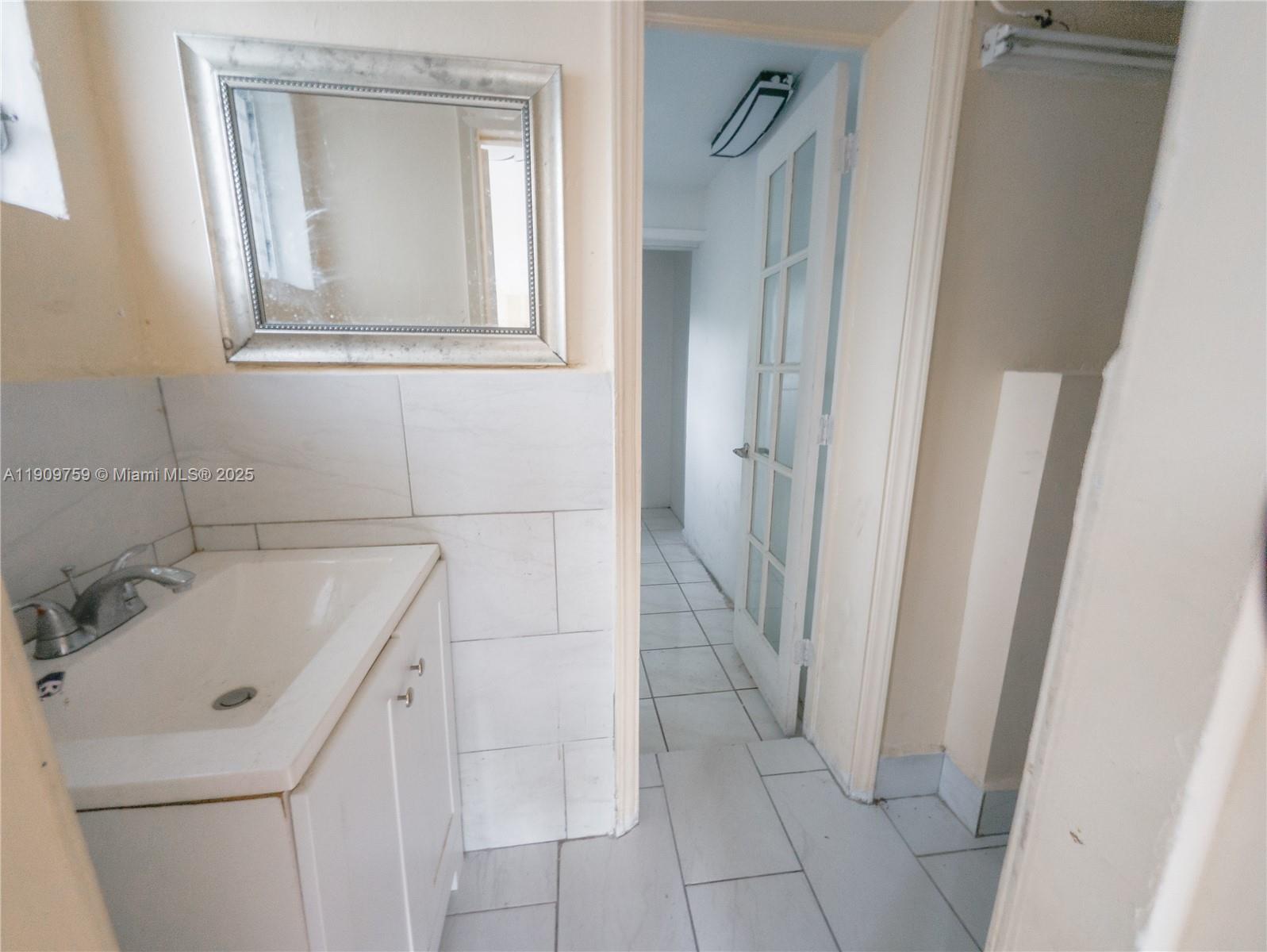 CORAL WAY HEIGHTS - Residential Lease