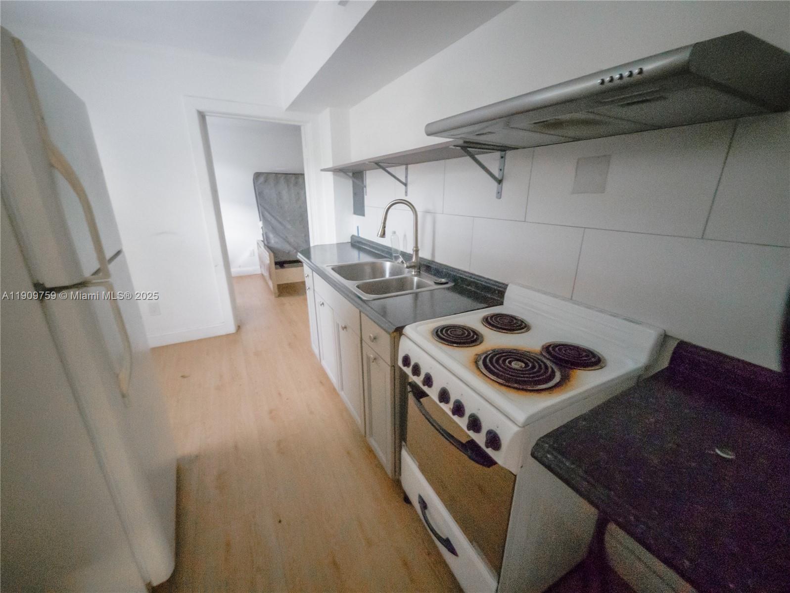 CORAL WAY HEIGHTS - Residential Lease