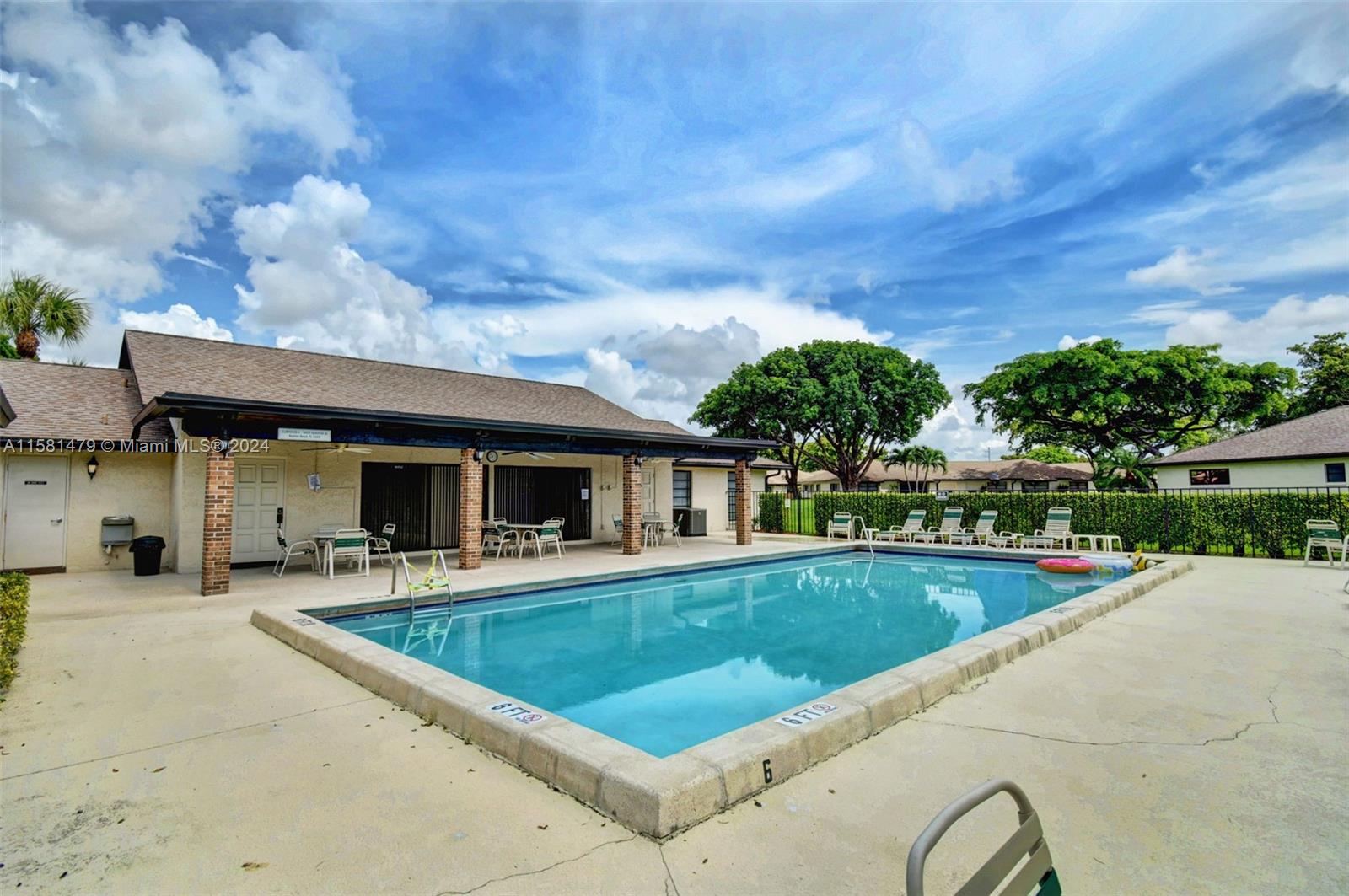 GREENTREE VILLAS CONDO - Residential