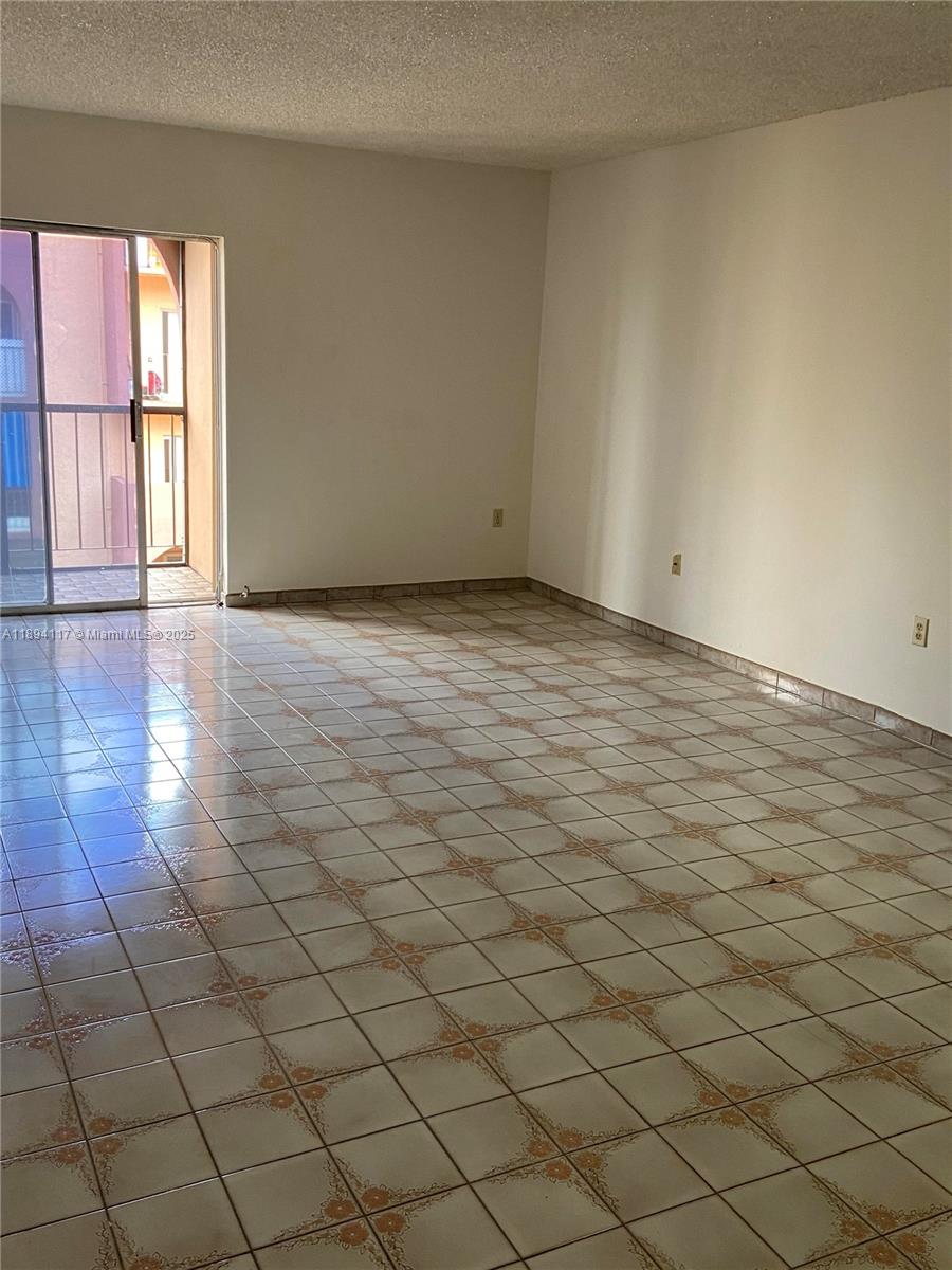 GOLDEN GATE CONDO PHASE I - Residential Lease
