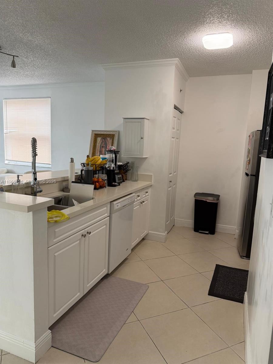 PORTO BELLAGIO CONDO - Residential