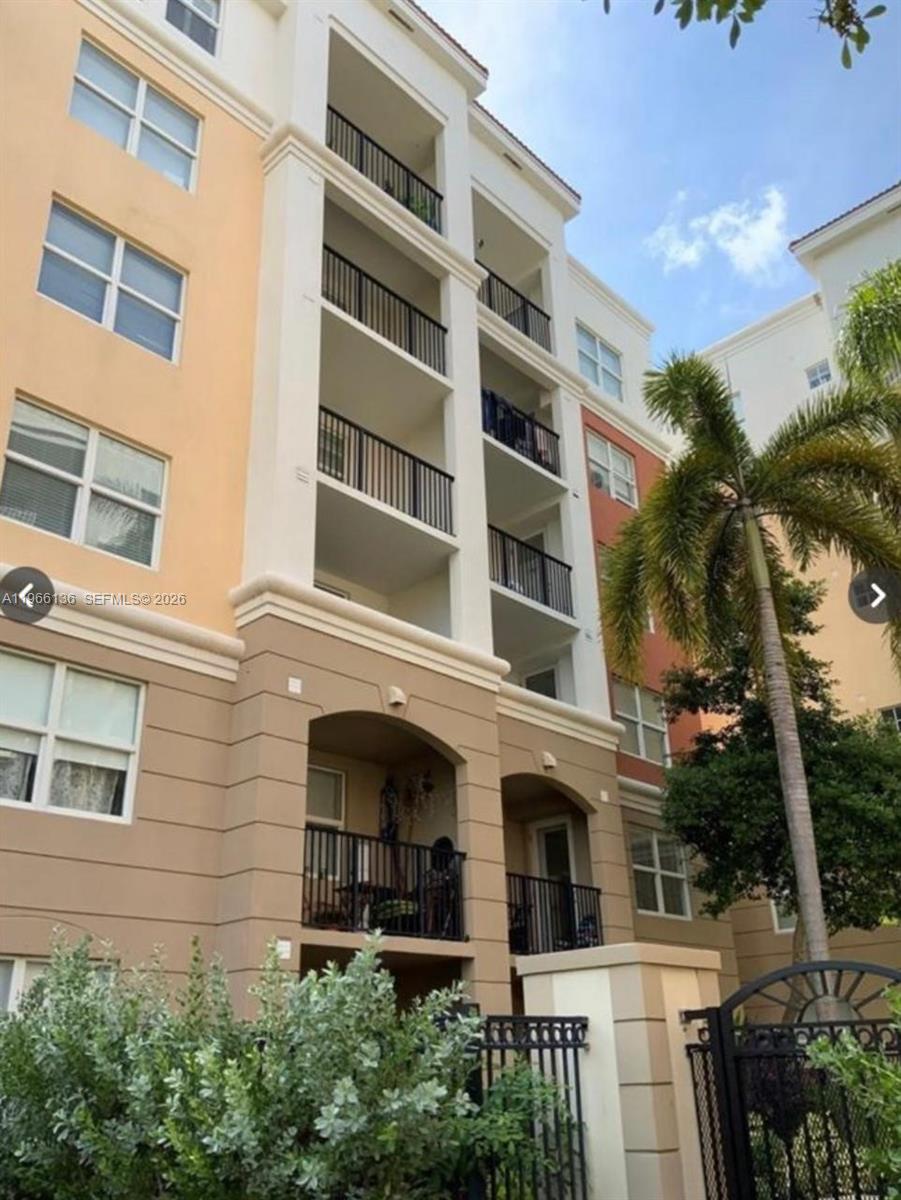 PORTO BELLAGIO CONDO - Residential