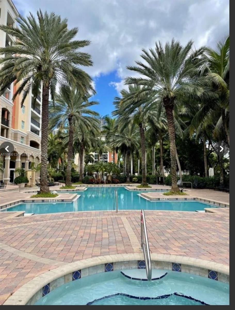 PORTO BELLAGIO CONDO - Residential