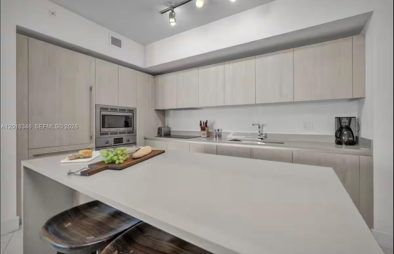 4111 SOUTH OCEAN DRIVE CO - Residential
