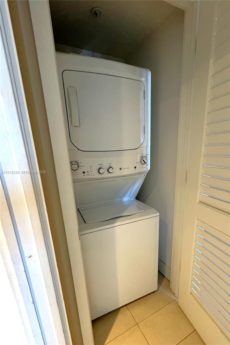 4111 SOUTH OCEAN DRIVE CO - Residential