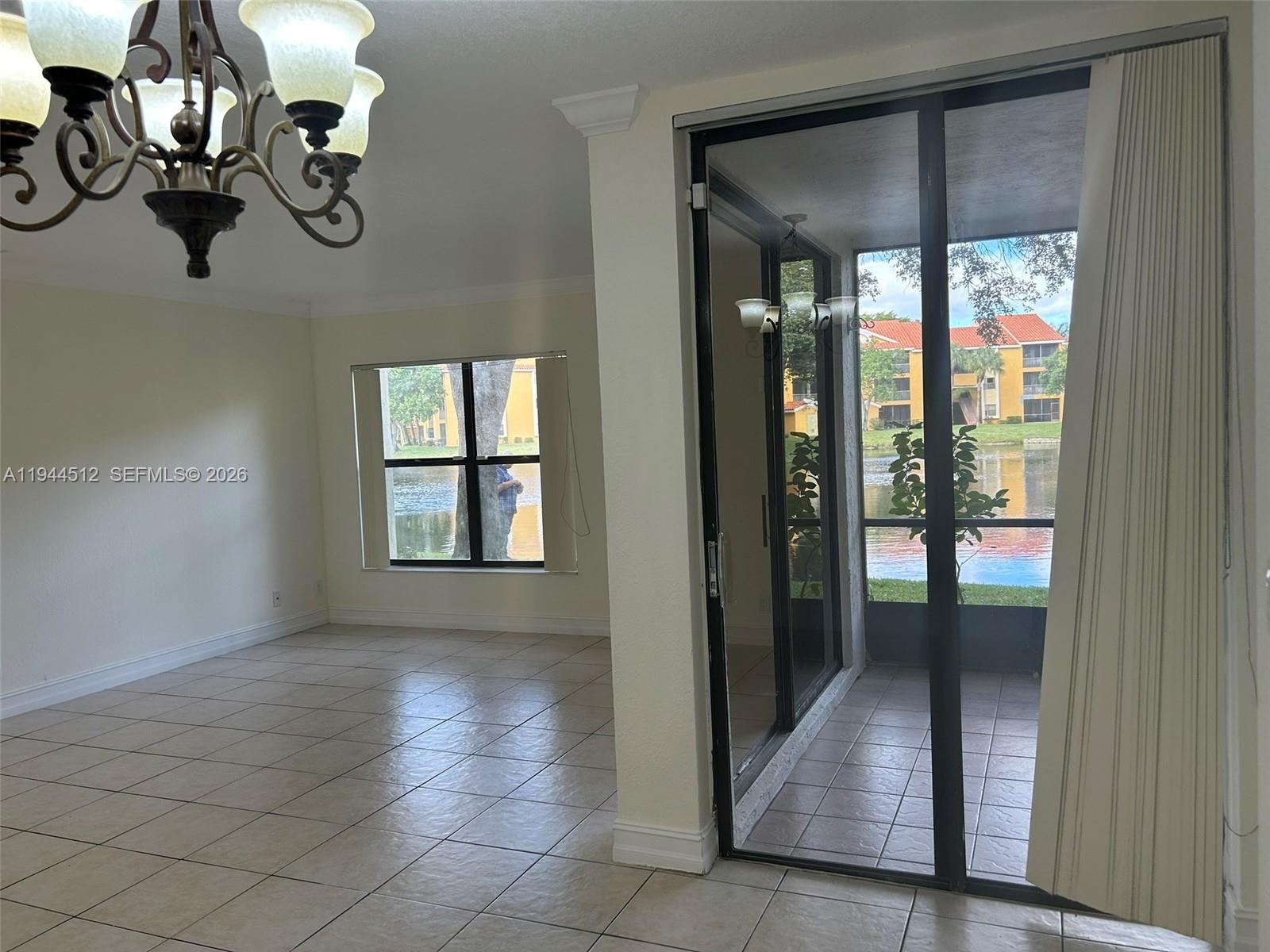 3818 Coral Tree Cir 3818