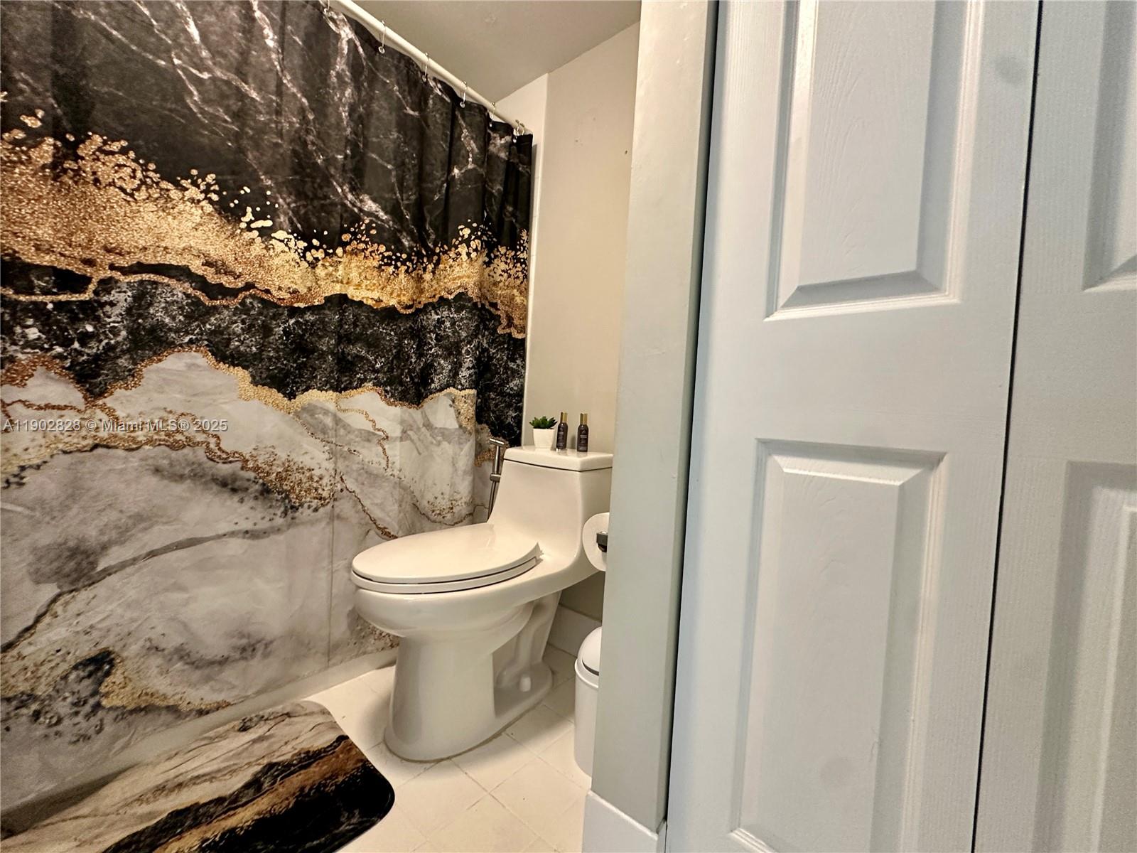 LE CLUB AT OLD CUTLER CON - Residential