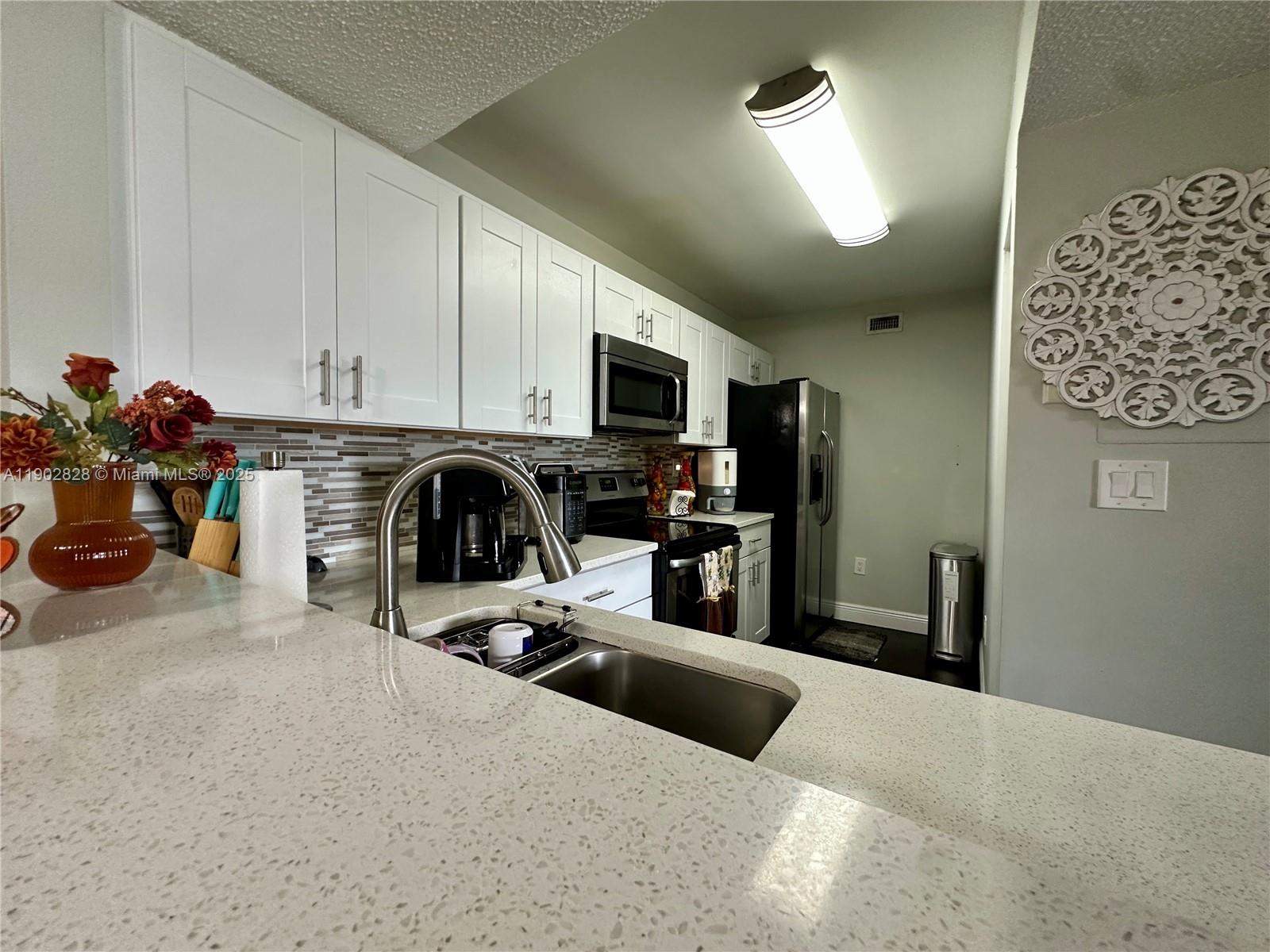 LE CLUB AT OLD CUTLER CON - Residential