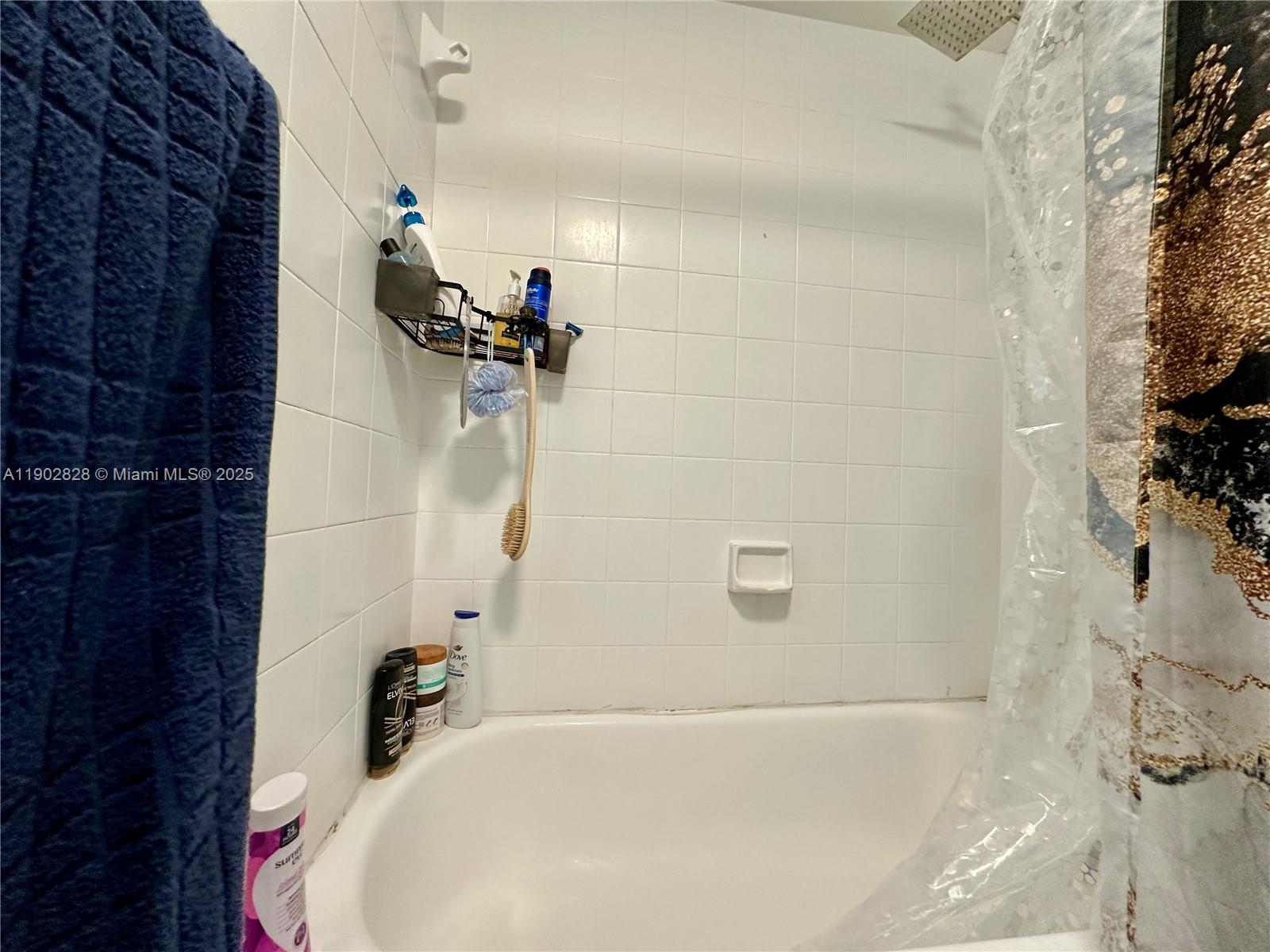 LE CLUB AT OLD CUTLER CON - Residential