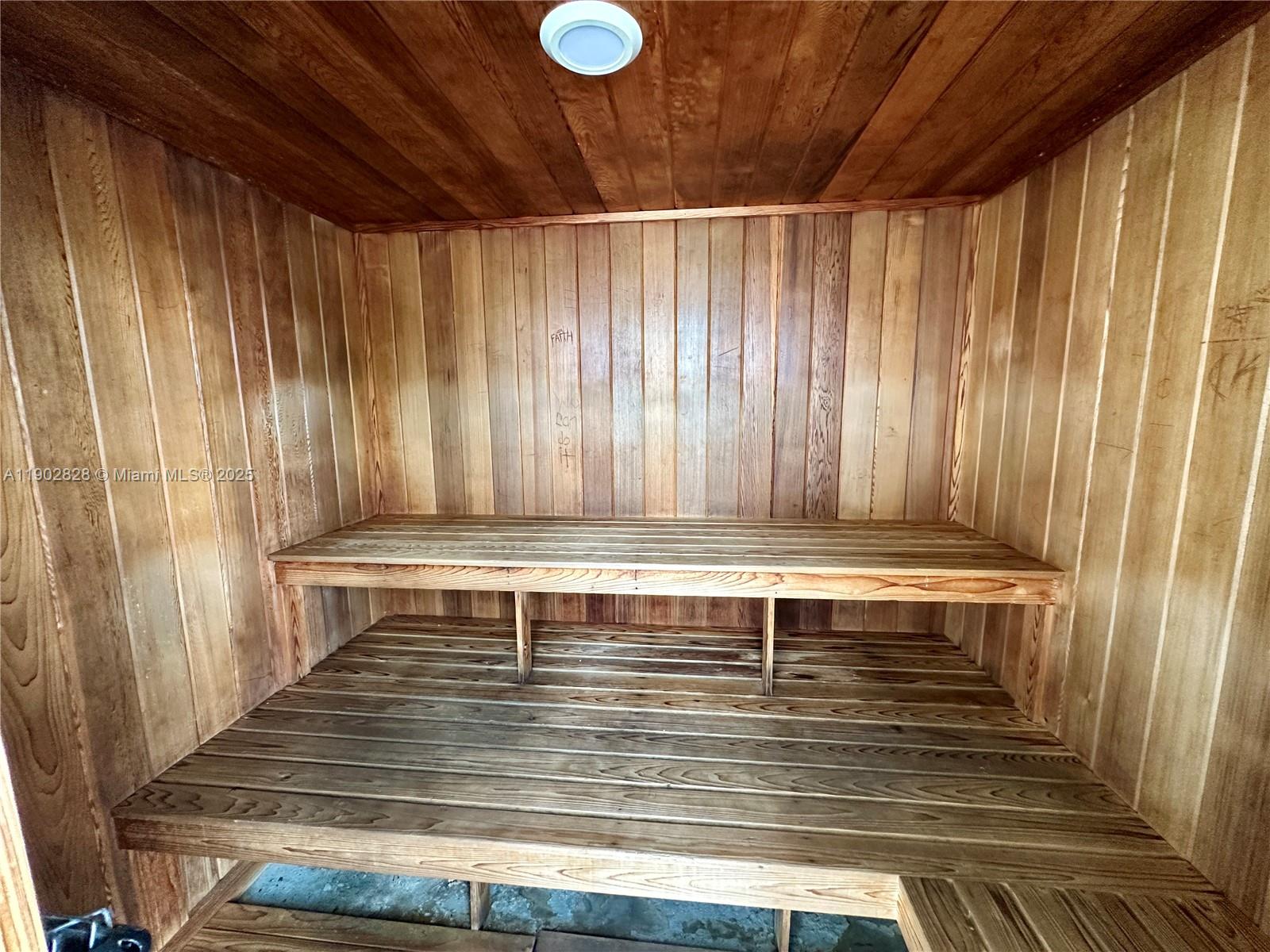 LE CLUB AT OLD CUTLER CON - Residential