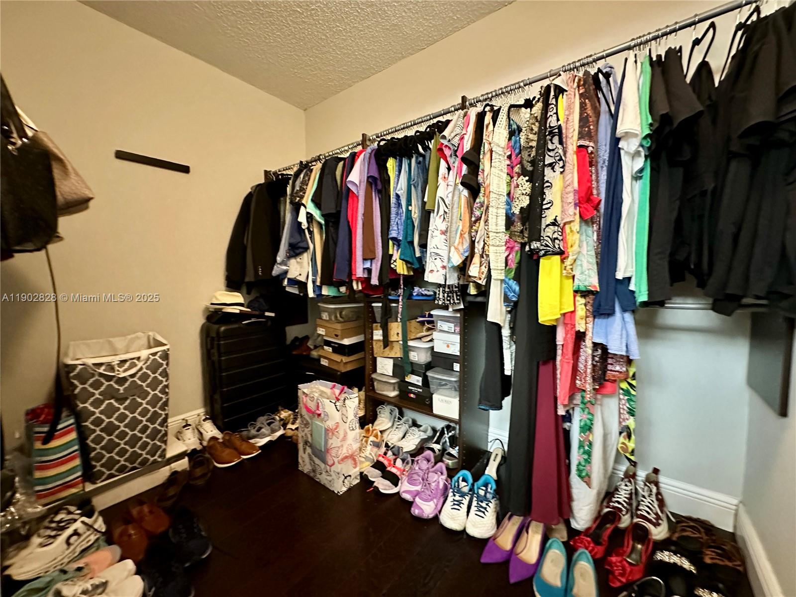 LE CLUB AT OLD CUTLER CON - Residential