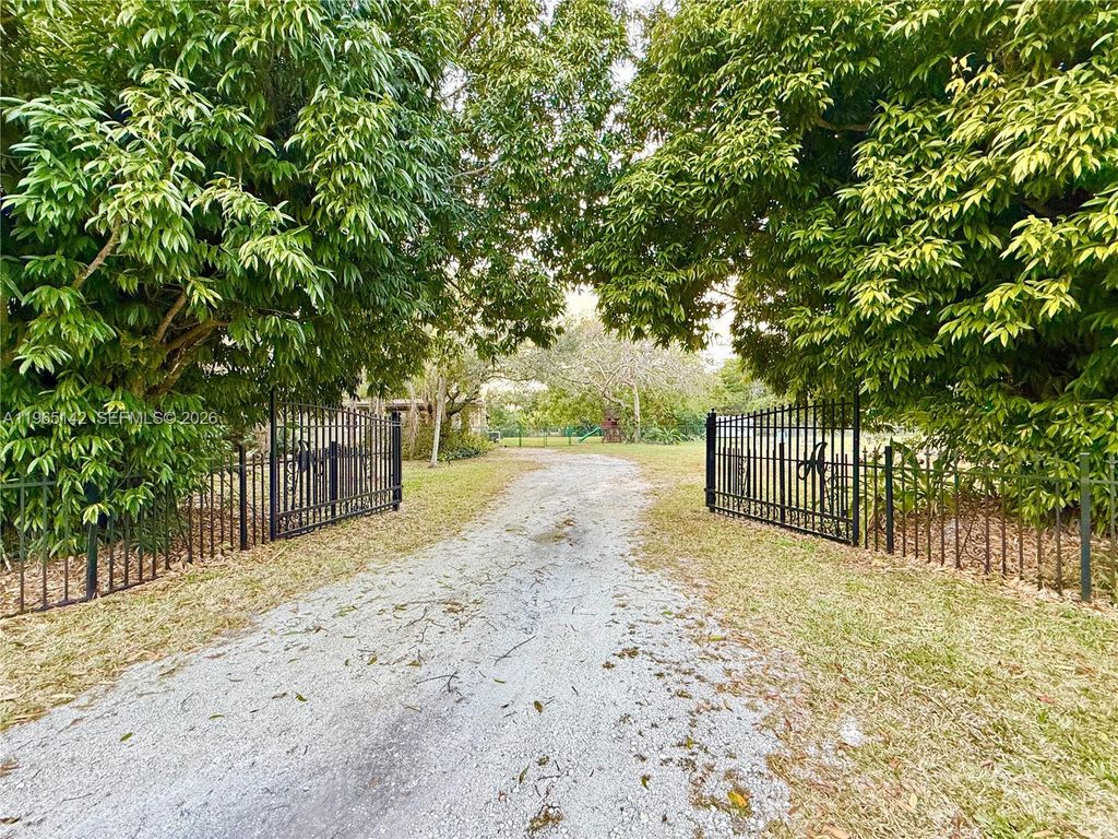 Photo of 1621 SW 117th Ave, Davie, FL 33325 (MLS # A11965142)