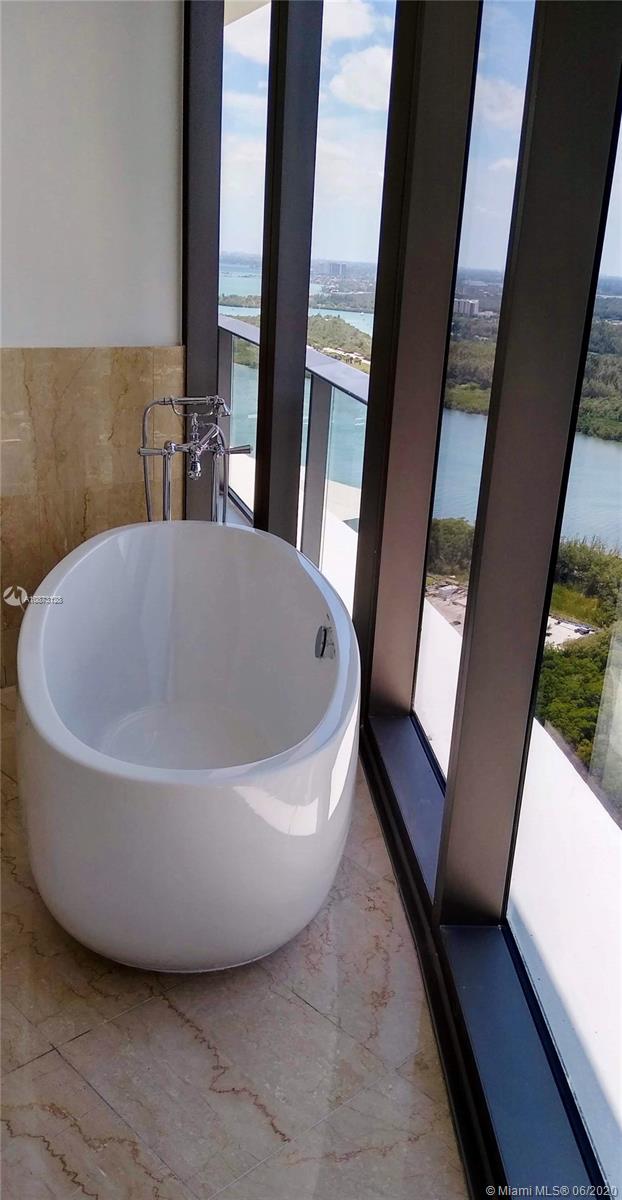 Ritz Carlton Residences - Residential