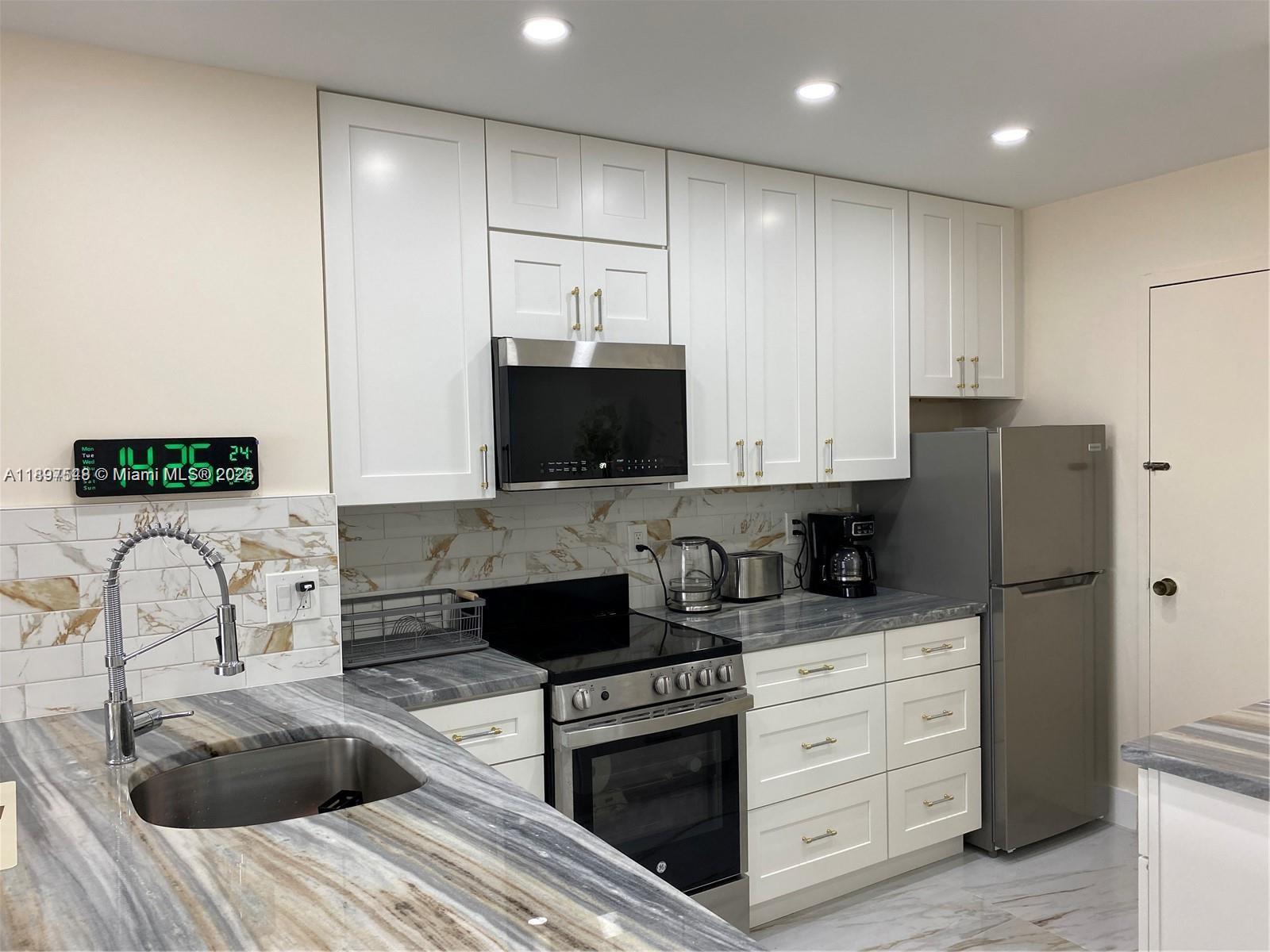 HEMISPHERES CONDO - Residential Lease