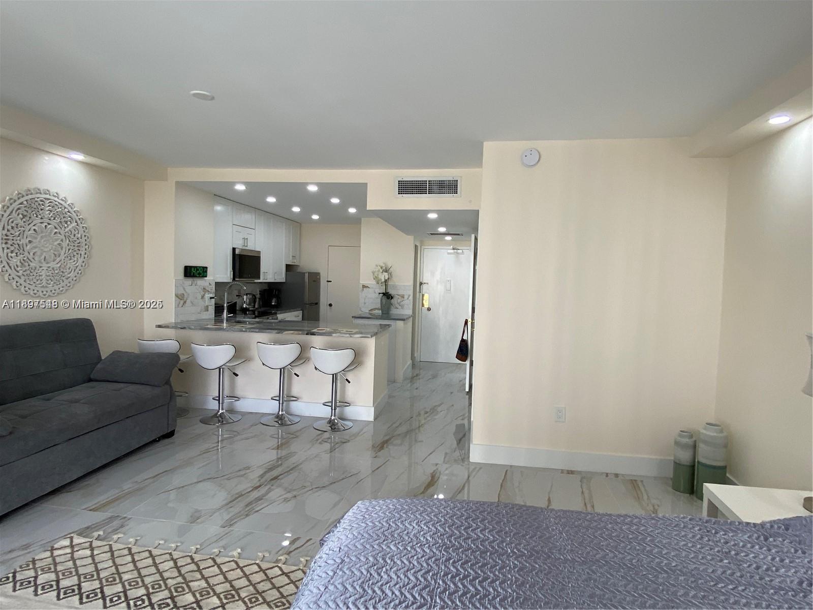 HEMISPHERES CONDO - Residential Lease