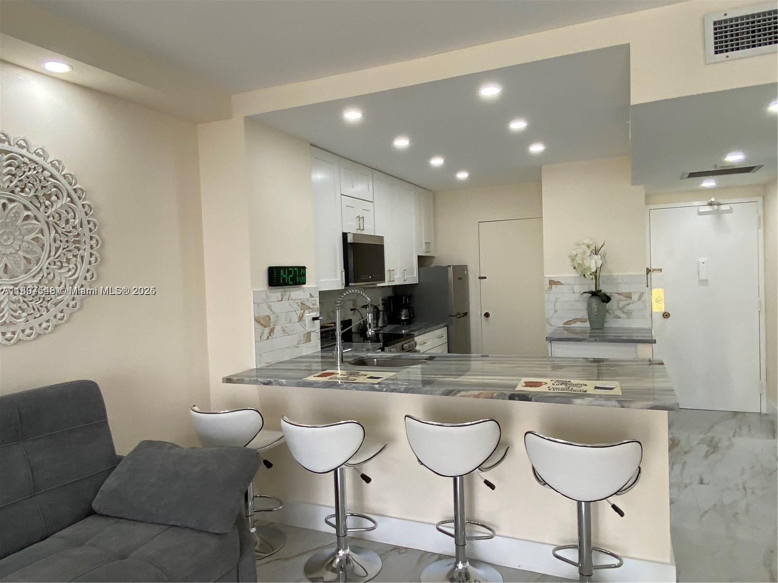 HEMISPHERES CONDO - Residential Lease