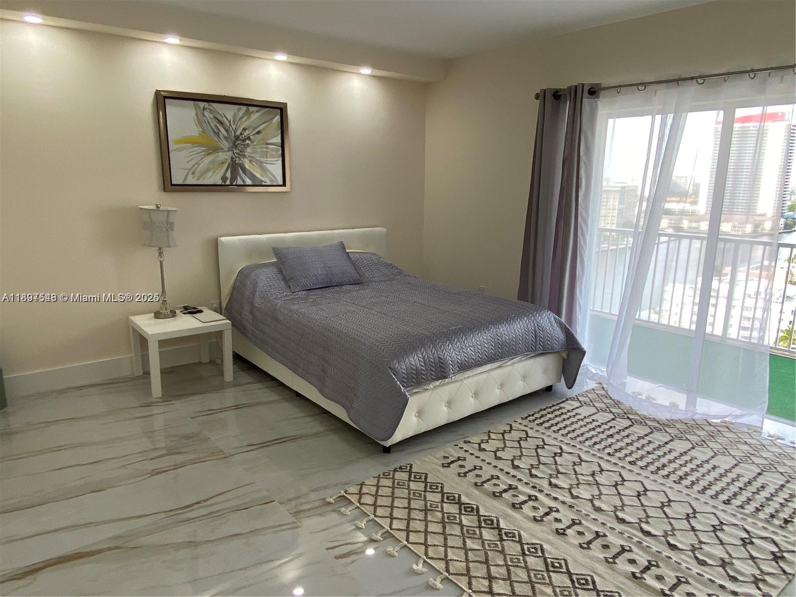 HEMISPHERES CONDO - Residential Lease