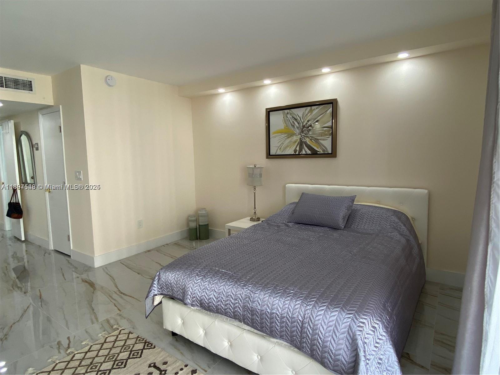 HEMISPHERES CONDO - Residential Lease