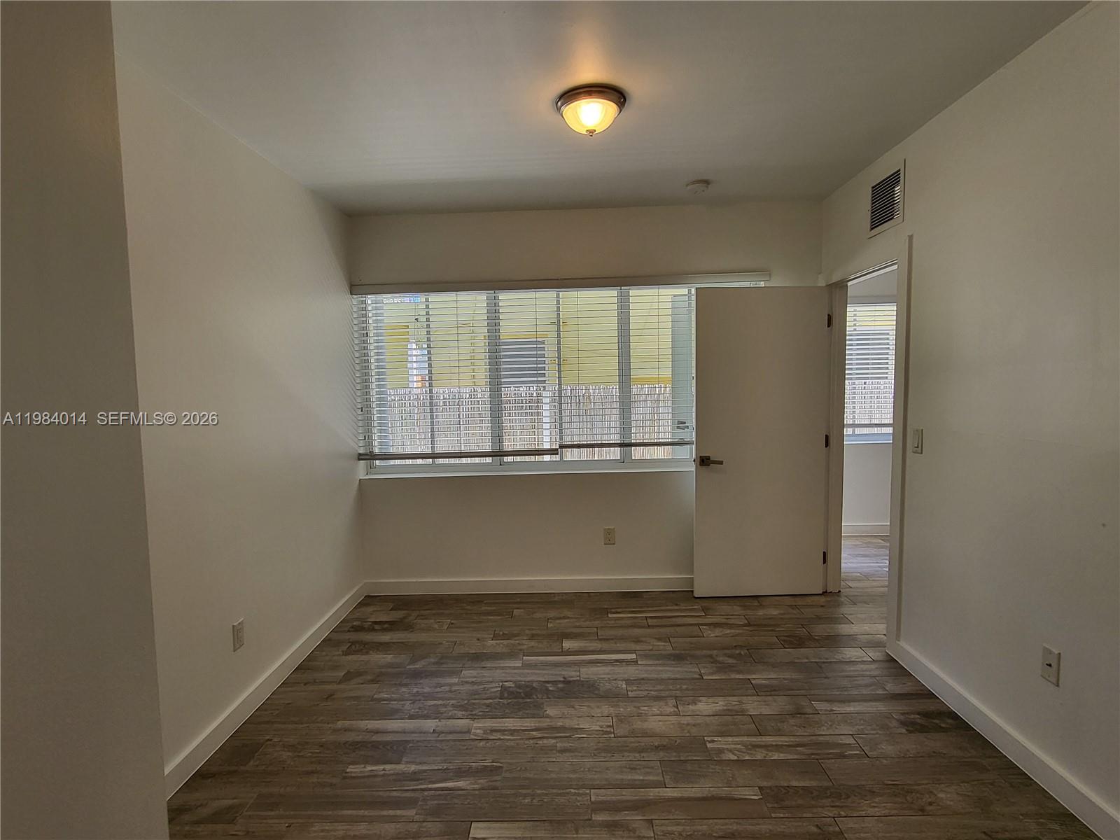 551/557 MICHIGAN CONDO - Residential Lease