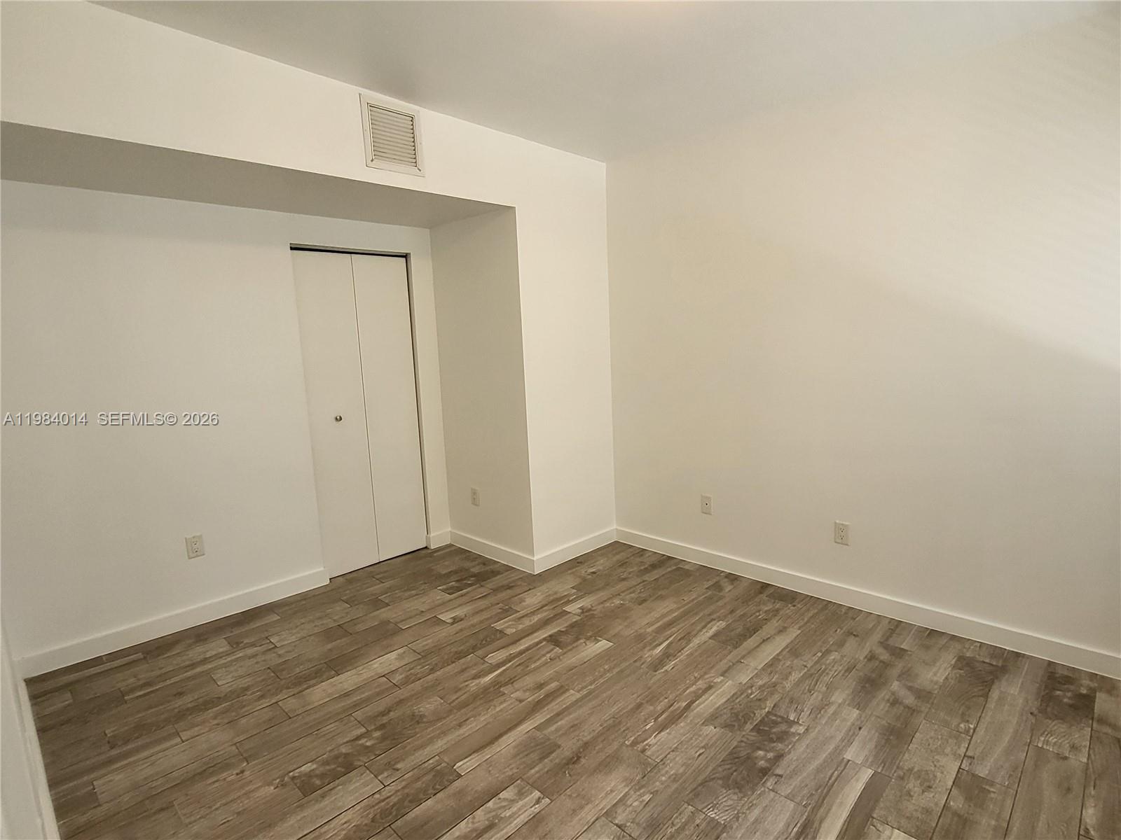 551/557 MICHIGAN CONDO - Residential Lease