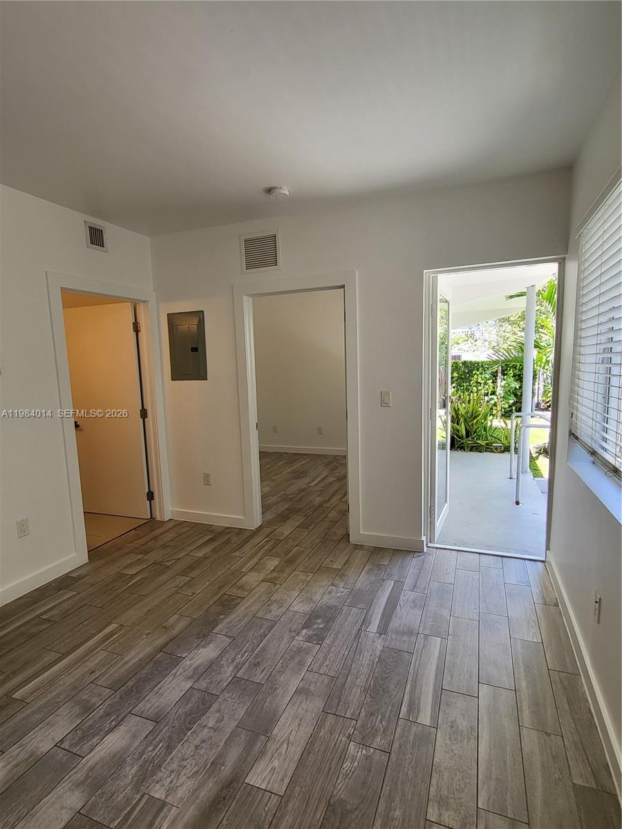 551/557 MICHIGAN CONDO - Residential Lease