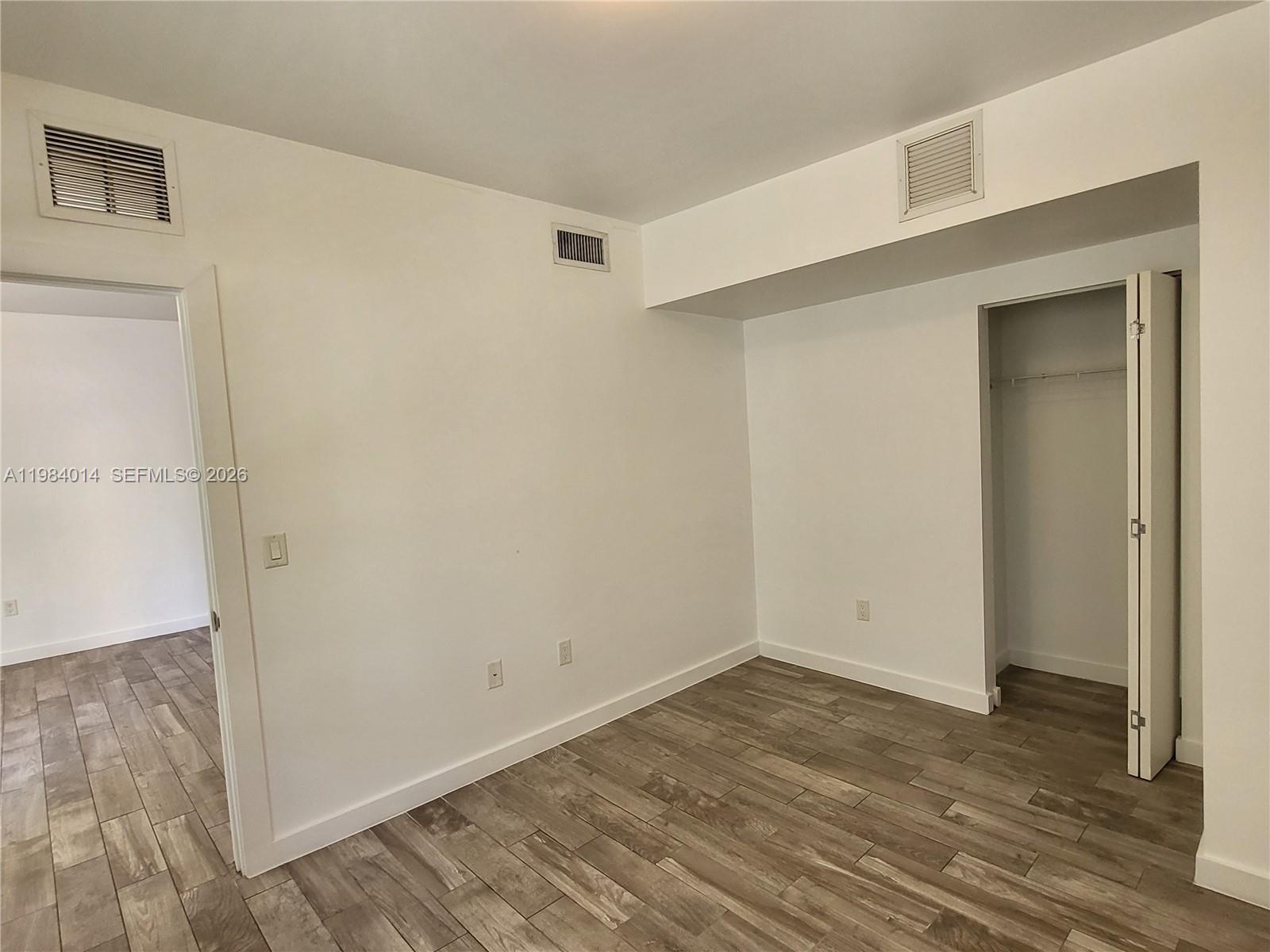 551/557 MICHIGAN CONDO - Residential Lease