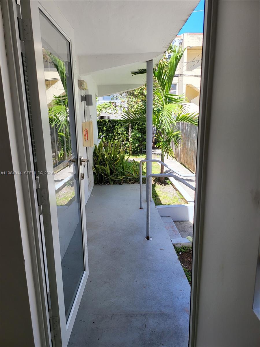 551/557 MICHIGAN CONDO - Residential Lease